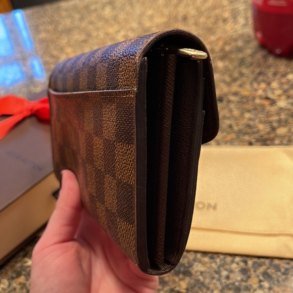 Louis Vuitton Sarah Wallet - Picture 12 of 13